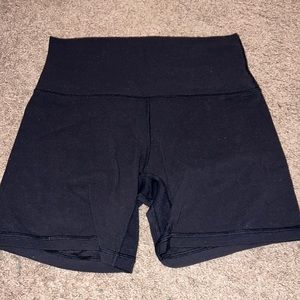 black 6in align shorts